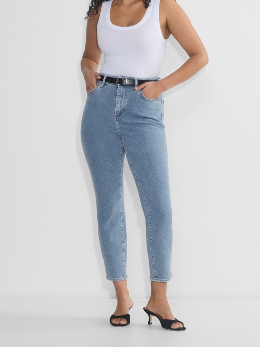 Aritzia Denim Forum Nyla Curve-Fit Hi Rise Jeans  Size 24